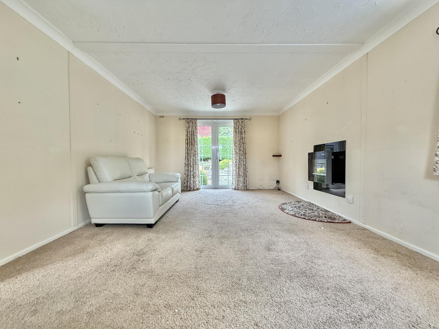 2 bed property in Cosawes Park Homes, Truro